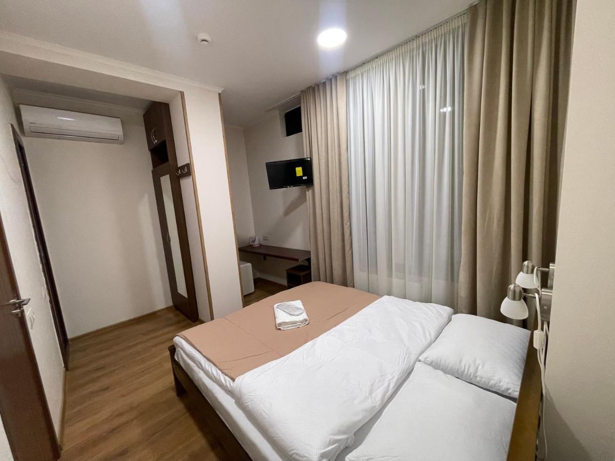 Art Family Hotel ティビリシ 部屋 写真