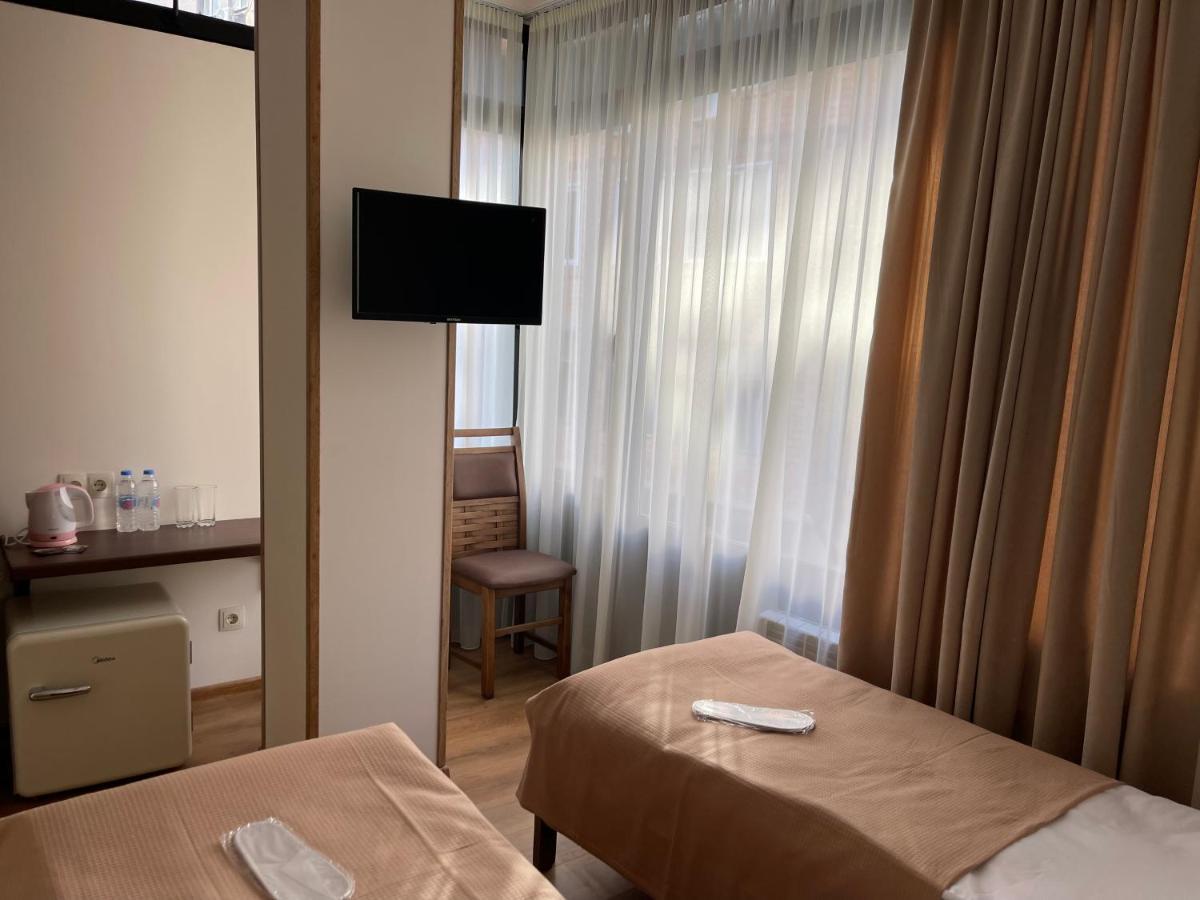 Art Family Hotel ティビリシ 部屋 写真